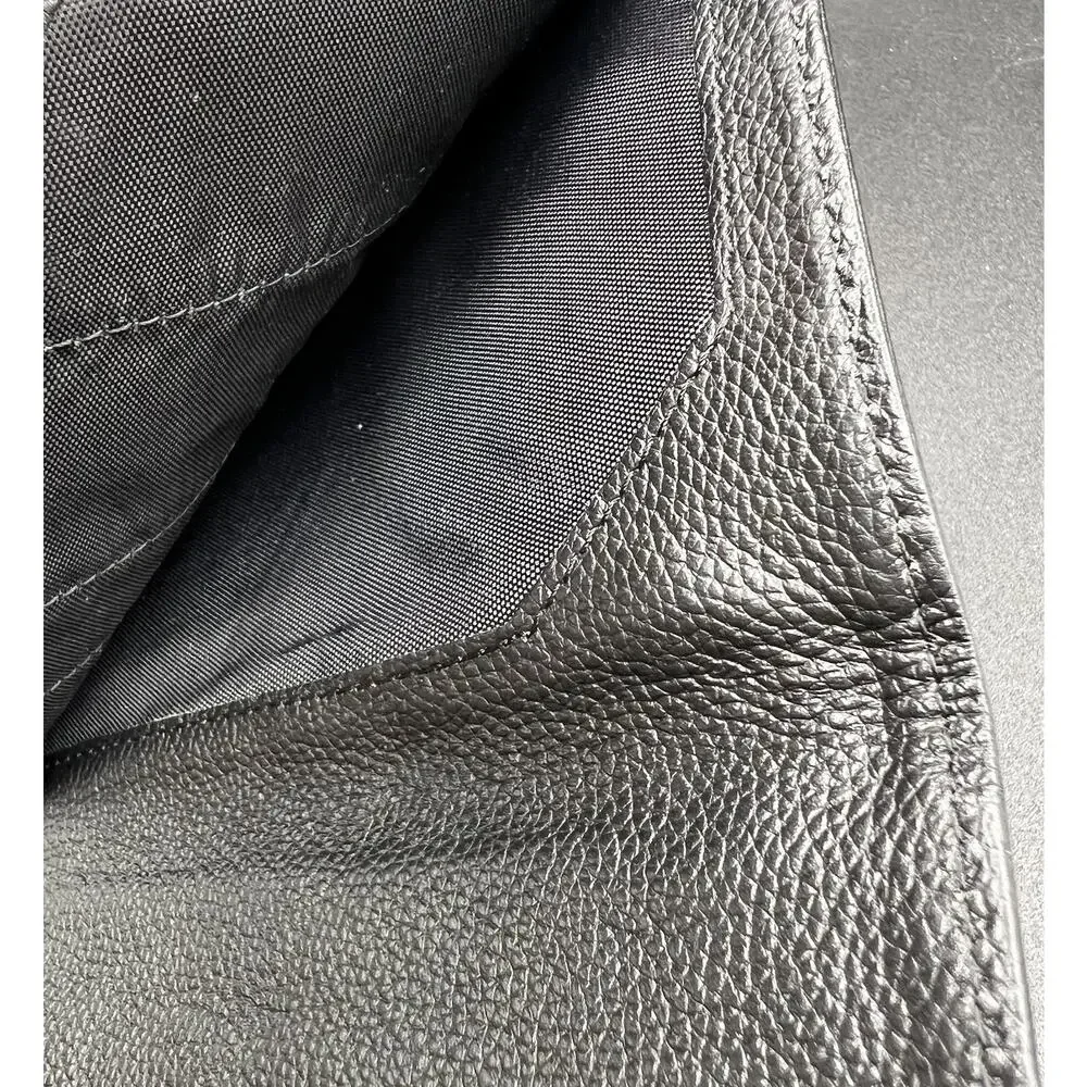 Centurion‎ Leather Passport & Card Holder